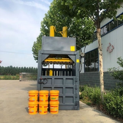 Hydraulische Ballenpreßedelstahl-Schrott-Ballenpreßaluminiummaschine für benutzte Kleidung